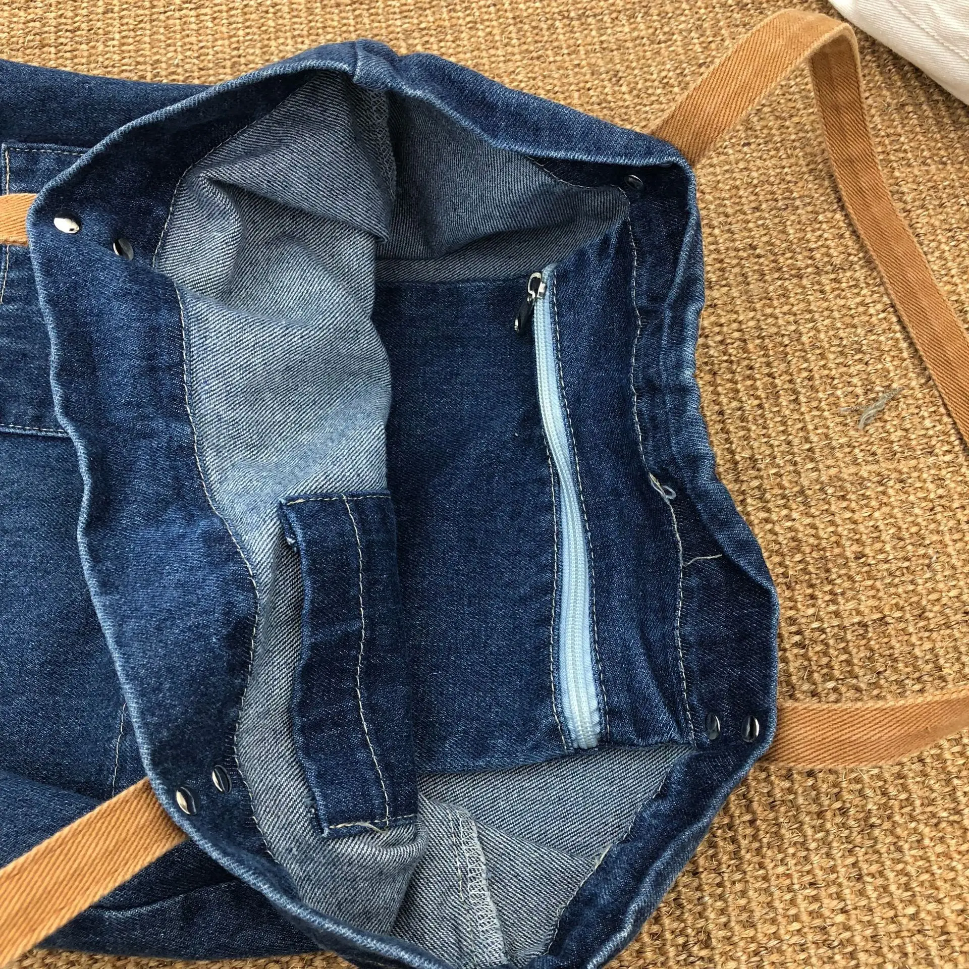 النساء الدنيم حمل حقيبة عارضة الترفيه الأعلى مقبض حقيبة جان حقيبة يد من القماش للنساء Famale مفتوحة الكورية أزياء الشارع نمط حقيبة