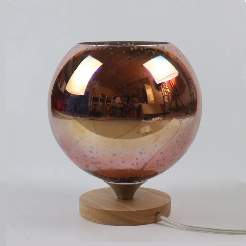 Moderne tisch lampe holz basis und bunte 3D glas lampe schatten LED ... Moderne tisch lampe holz basis und bunte 3D glas lampe schatten LED ...