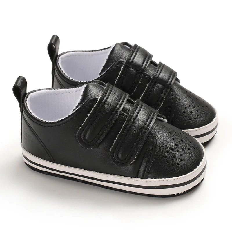 Новая одежда для малышей обувь для мальчиков, на мягкой подошве, обувь искусственная кожа дышащая обувь для самых маленьких кроссовки для малышей противоскользящие Повседневное обувь для детей, начинающих ходить - Цвет: Черный
