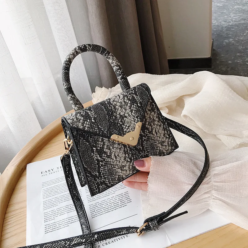 

KVKY Brand Snake pattern Women Bag Small Crossbody Bag For Women 2019 Fashion PU Leather Shoulder Female Chain Messenger Bag sac