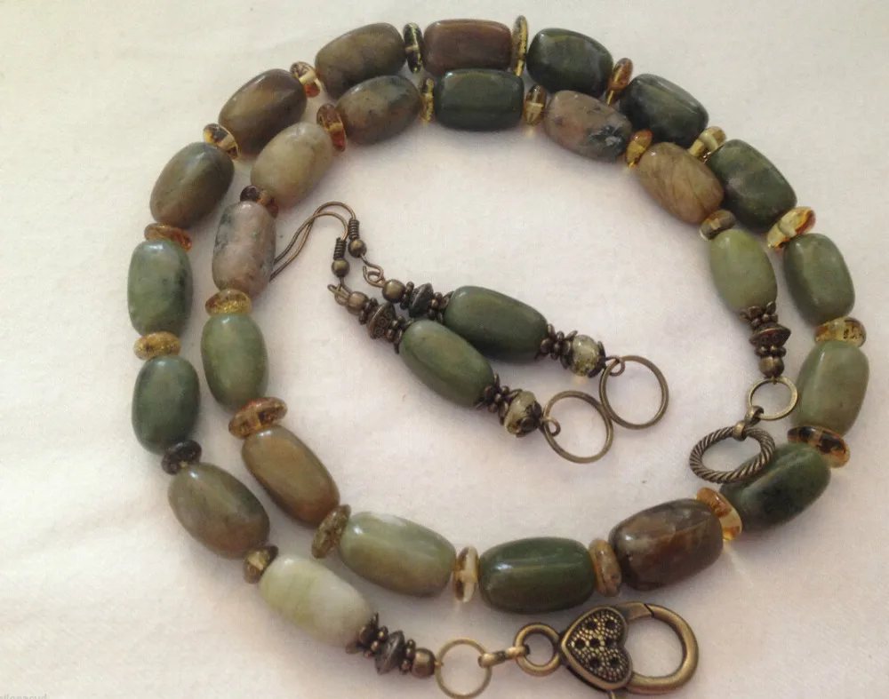 

FREE SHIPPING>>@> 1807 Natural Olive Chrysoprase Jade and Amber Necklace and Earrings set Natural jewelry