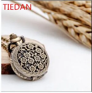 

New Fashion quartz bronze flowers Classic pendant necklace good quality pocket watches