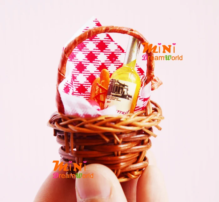

1/12 Scale Food Basket Drink Wine Bread Apple Banana Picnic Dollhouse Miniature Doll Pretend Play Furniture Accessories Toy