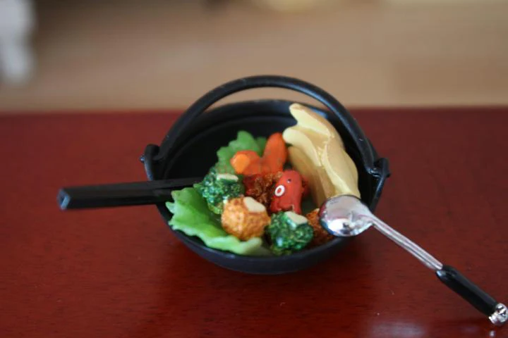 G10-X052 الأطفال طفل هدية لعبة 1:12 دمية مصغرة الأثاث مصغرة rement اكسسوارات شنقا إناء/ قدر مجموعة