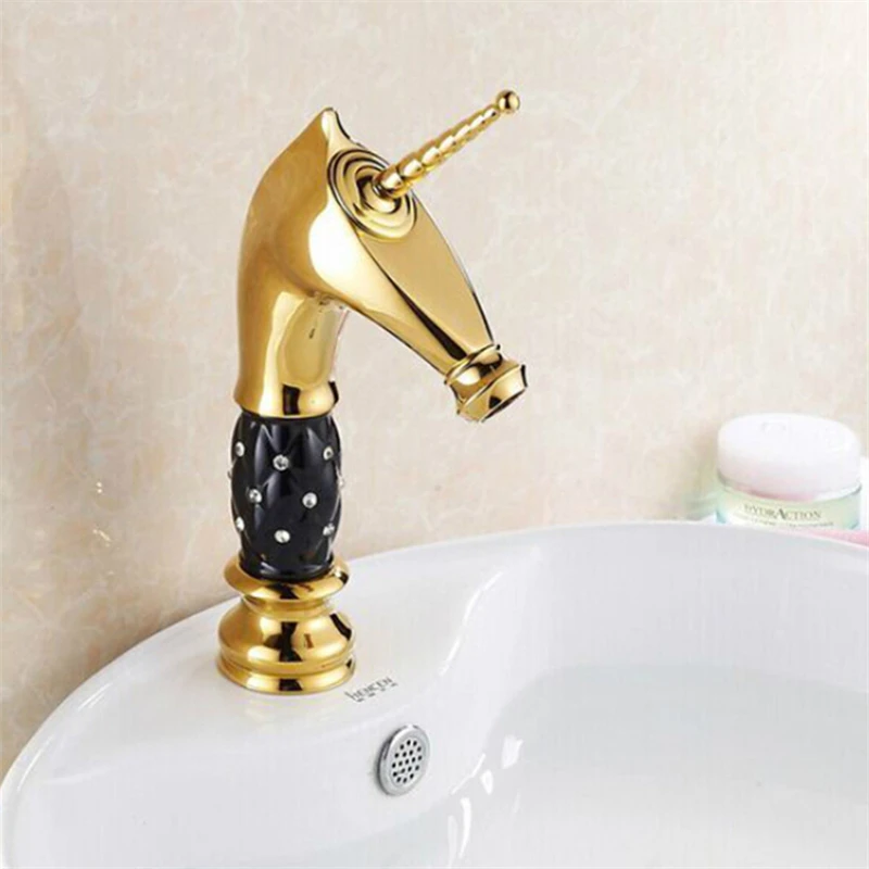 حوض الحنفيات النحاس الذهب سطح الحمام بالوعة صنبور واحدة مقبض اليورو الفاخرة الحصان رئيس الماس حمام الغرور خلاط صنبور الماء