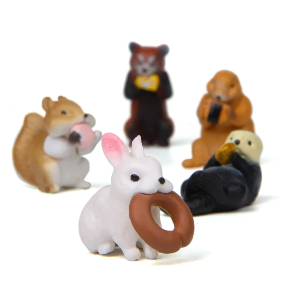 

5Pcs Mini Animal Eatting Action Figures Lovely Rabbit Raccoon Squirrel Sea Otter PVC Figurines Toys Model Home Decor