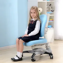 Дети учатся стул и коррекции осанки, который может поднять