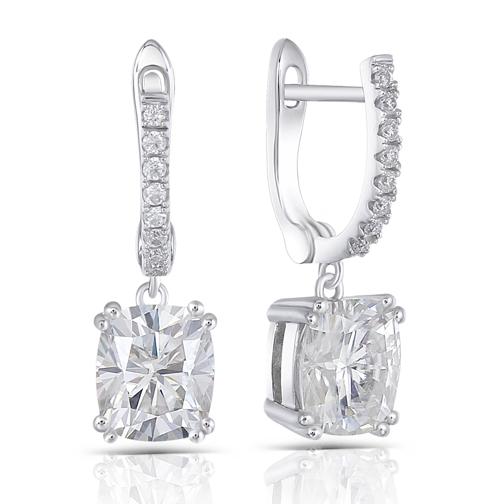 moissanite earrings. (1)