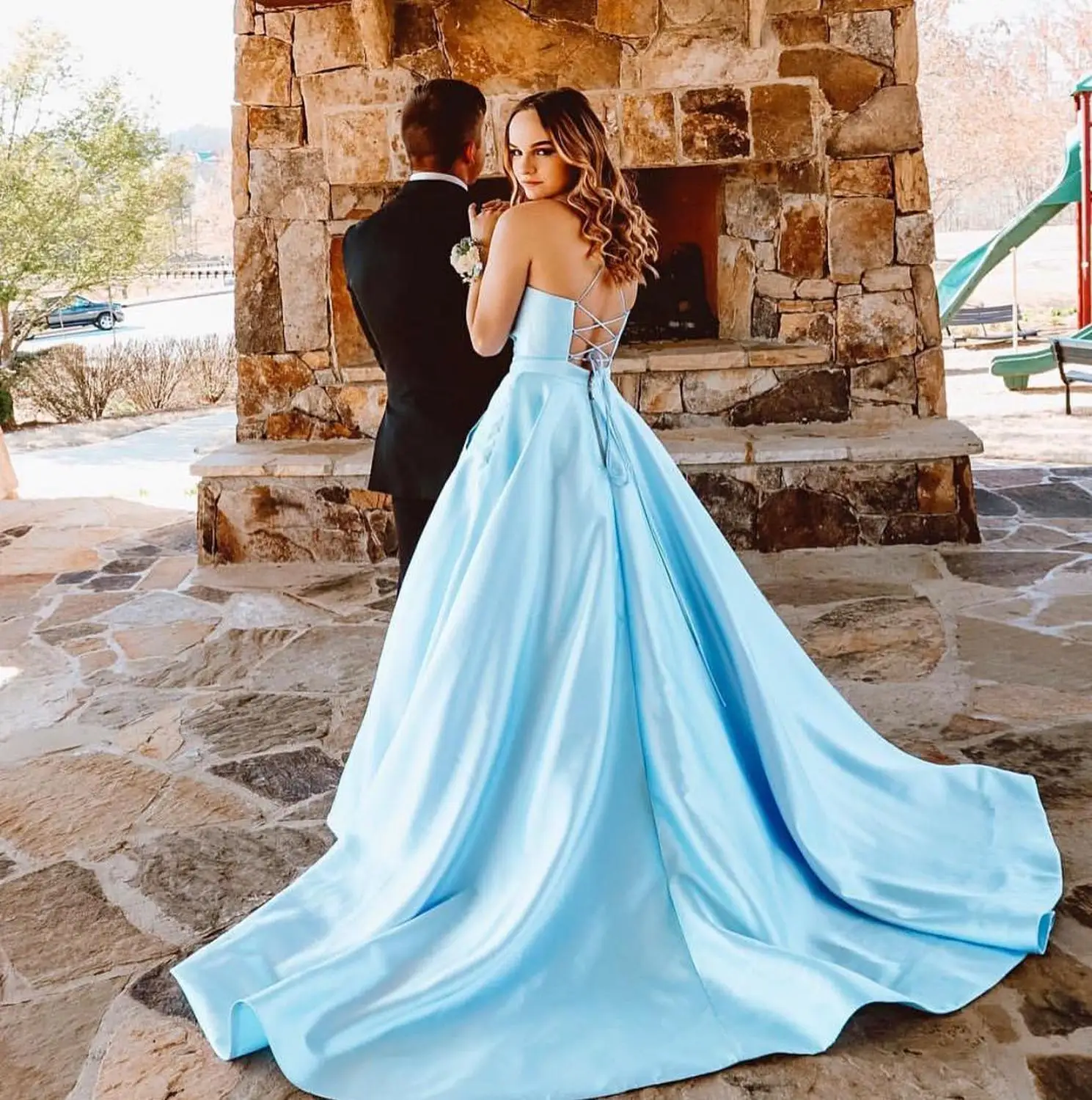 

HONGFUYU Satin V-neck Ball Gown Prom Dresses with Lace Up Back Sleeveless robe de soiree Party Evening Dress Backless Pockets