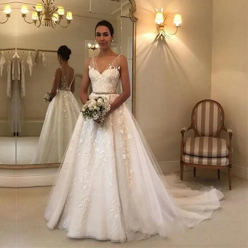 2019 Elegant Lace Appliques A Line Wedding Dresses Sheer Neck Sexy Open Back Tulle Sleeveless Long Bridal Gowns159