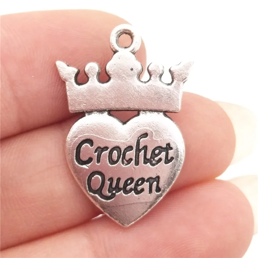 BULK 30 Zinc Alloy Antique Silver Plated Heart Stamped Crochet Queen