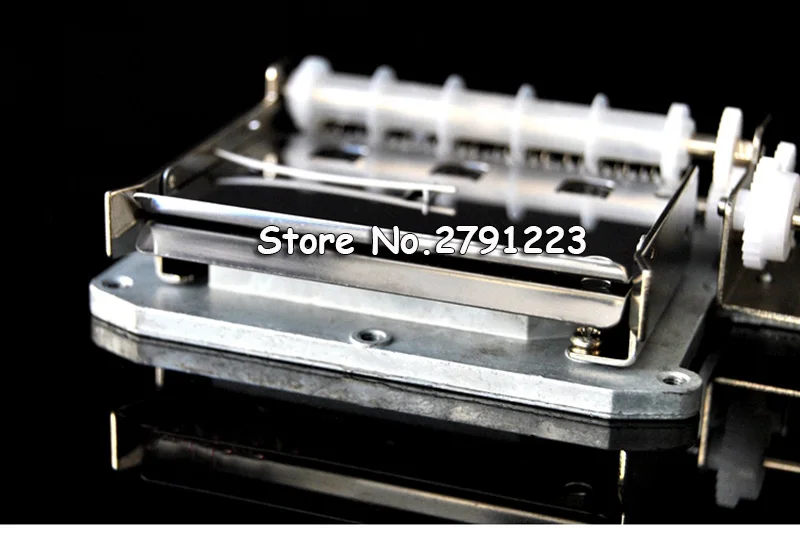 30-note Tapes Hand Crank Music Mechanical Musical Box with Hole Puncher 3 Strips Tapes Creative DIY Wooden Music Box new year 4