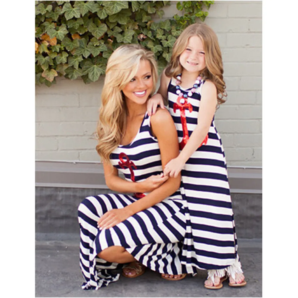 одежда фэмили лук мама и дочка. дочки одинаковые. мама дочь фэмили фэмили лук. платье мама и дочка одинаковые. платье мама и дочка одинаковые.