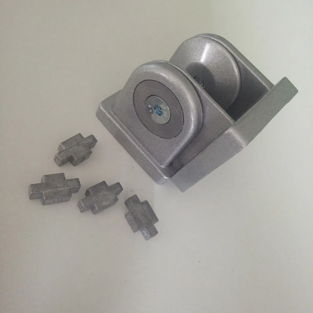 movable hinge 11
