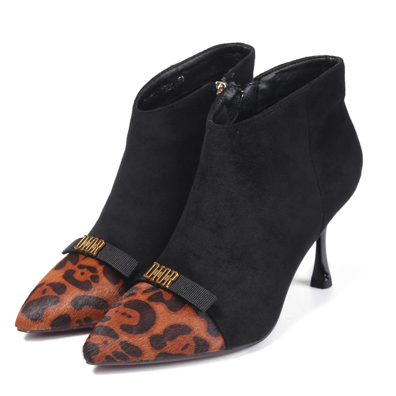 

Korean version of the women's boots 2018 winter new fashion pointed boots thin short bow temperament bare boots