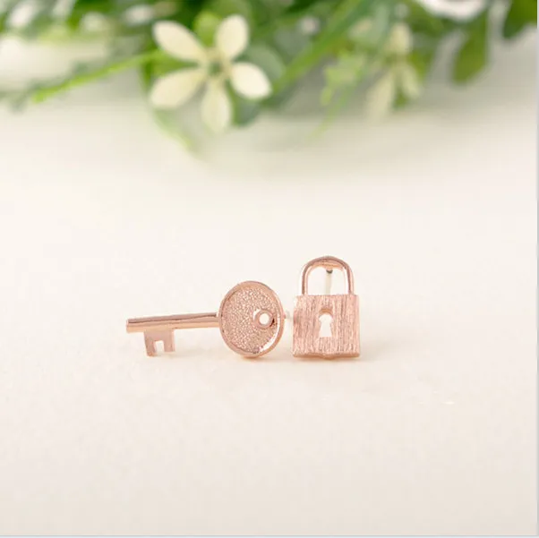 Модный креативный ключ и замок в комбинации с серьгами гвоздиками|lock and key