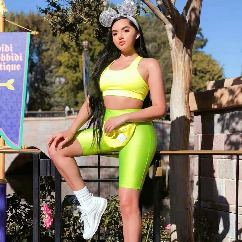 10877122502_926585498