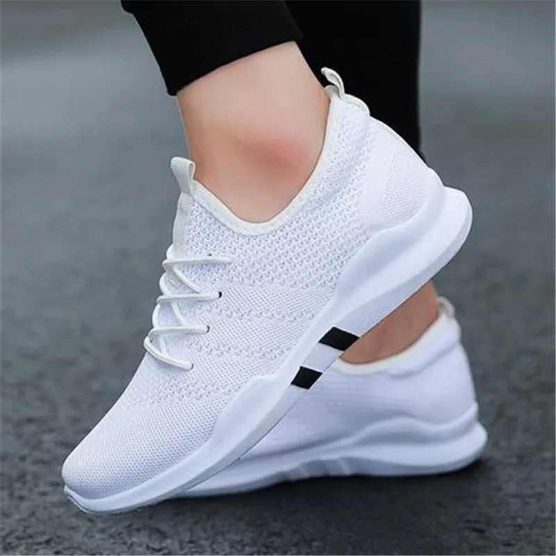 

2018 Men shoes Lightweight sneakers Breathable Slip-on Casual Shoes For adult Fashion Footwear Zapatillas Hombre Black size39-44