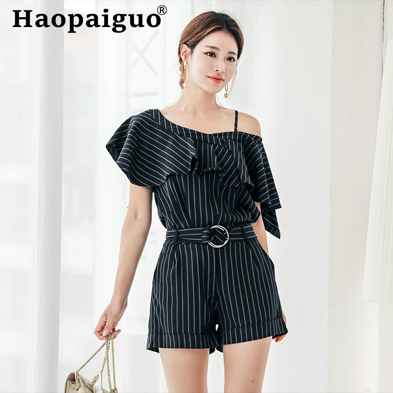 

2019 Summer OL Office Work Two Pieces Set One Shoulder Ruffles Blouse and Corset Short Pant 2 Pieces Set Women Floral Women Wear