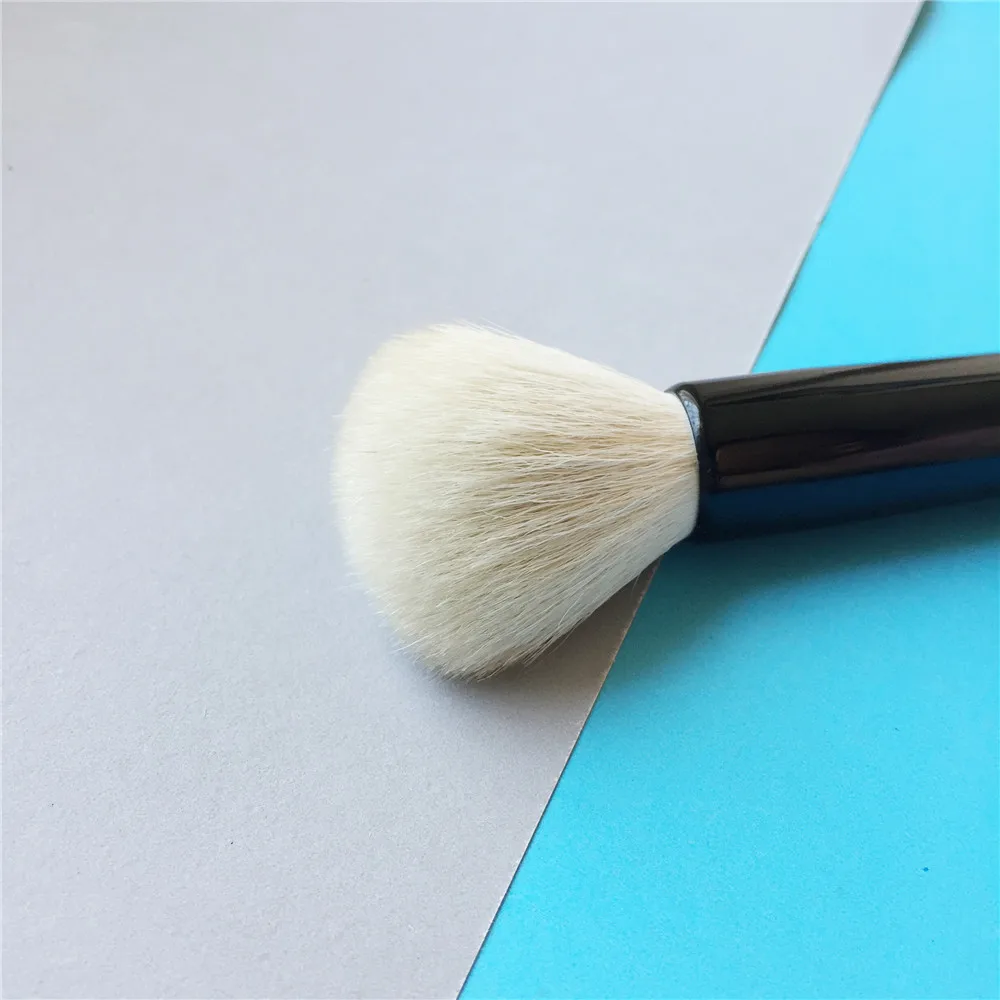 BOBBI BROWN FACE BLENDER BRUSH _ 5