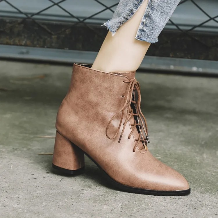 

Big Size 11 12 13 14 15 16 Europeans and Americans with a wide range of thick heel tie pointed fashion over ankle boots