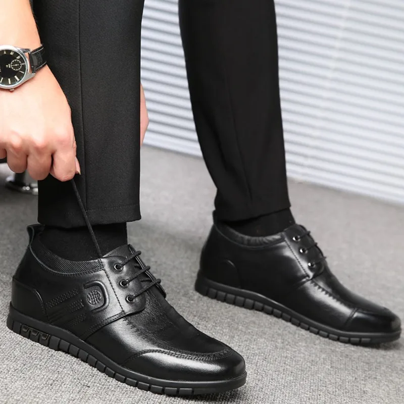 Beste Lift Schoenen voor Mannen Echt Leer Toevallige Comfortabele Lace Up Ademend Nieuwste Hoogte Incresing Schoenen Met Krijgen 6 CM Tall
