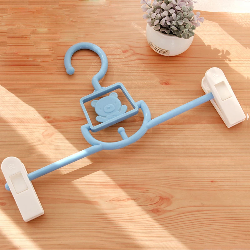 

5 unids/lote 29cm Perchero de plástico para bebés Clips para pantalones de chico perchero para ropa con abrazadera perchero para ropa infantil