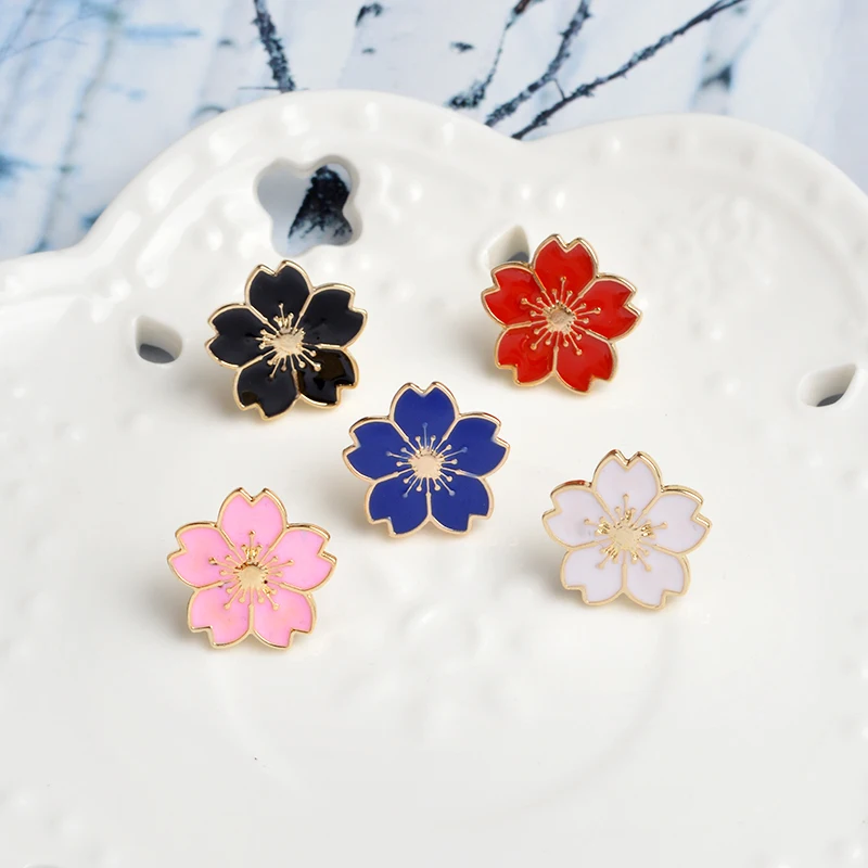 Épingles de fleurs Sakura multicolores, badges, broches, épinglette en émail dur, accessoires de sac à dos, bijoux de fleurs japonaises Sakura
