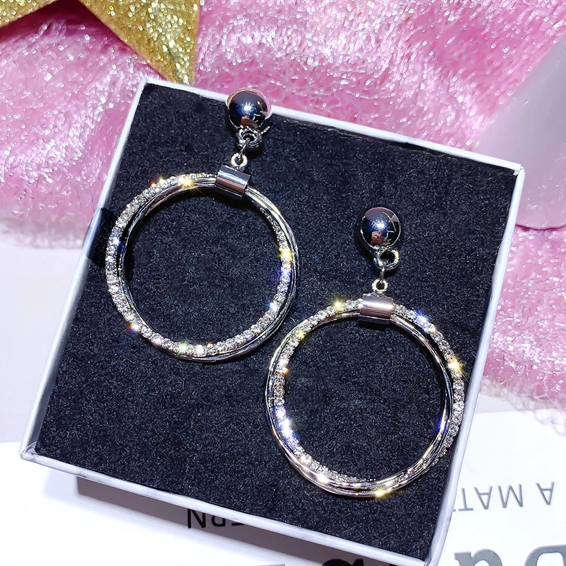 

MISANANRYNE New Fashion Bling Bling Hoop Earrings For Women Shiny Crystal Hollow Round Circle Ear Gift Wedding Jewelry Wholesale