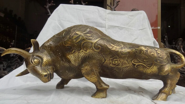 

S5181 21" Chinese Bronze Year Zodiac Flower FengShui Fighting Strong Bull Ox Statue D0318