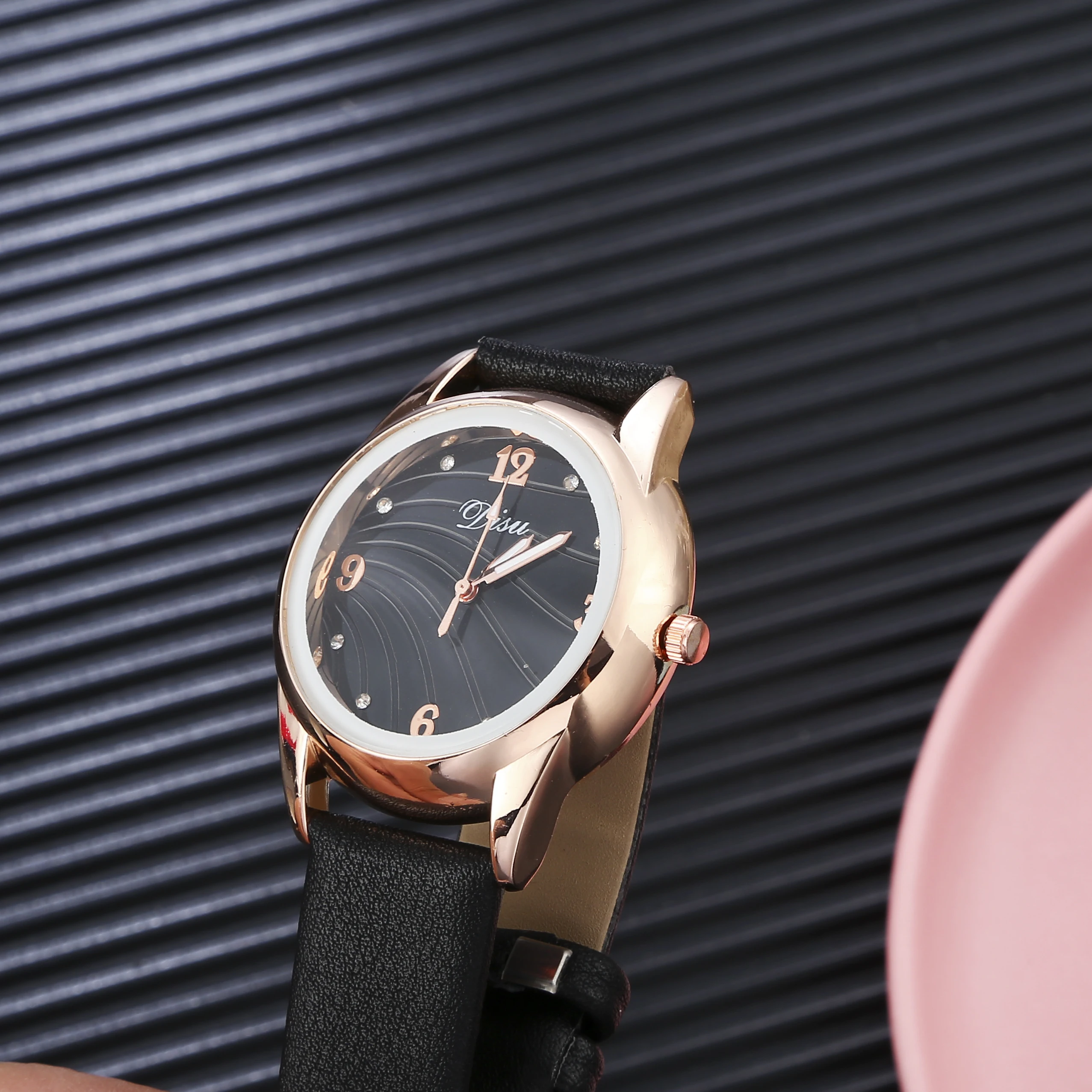 

2019 hot Luxury leather fashion female table fine diamond dial quartz watch carefully gift choice ladies watch popular