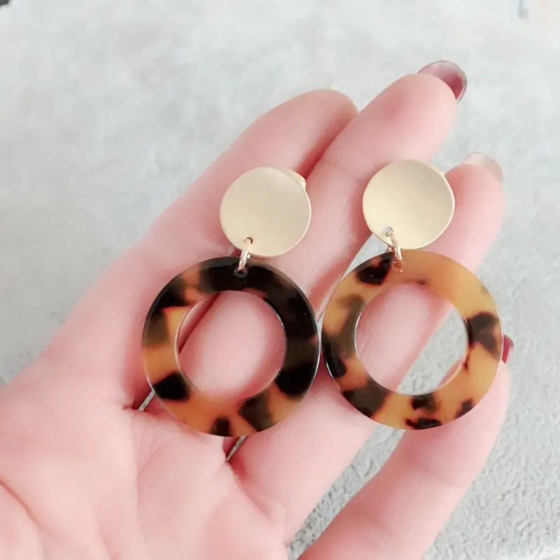 

Free Shipping Fashion Round Geometric Tortoise Resin Sweet Popular Pretty Clip Earring