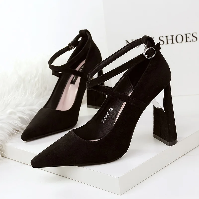 Туфли-лодочки; женская обувь; красные туфли из флока без застежки; неглубокие Свадебные вечерние туфли-лодочки на Высоком толстом каблуке 10 см с острым носком; chaussures femme