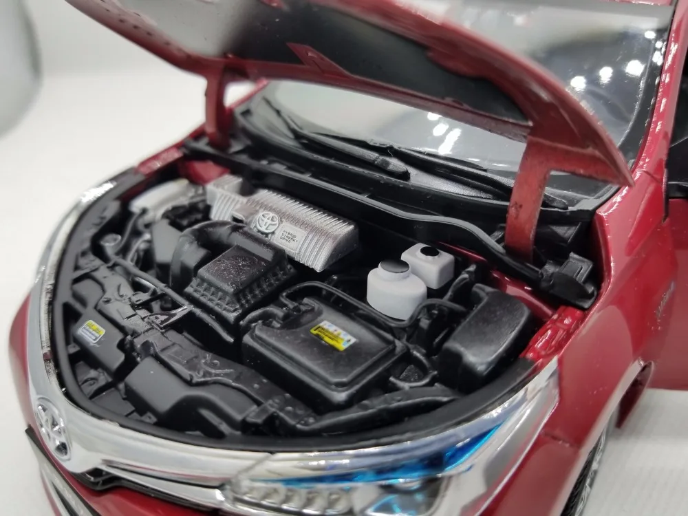 1:18 литая под давлением модель для Toyota Corolla Hybrid Красный сплав игрушечный автомобиль миниатюрная Коллекция подарков