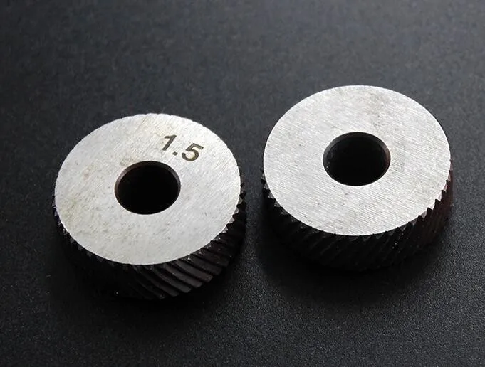 2 шт. 0.6 мм/0.8 мм/1.0 мм/1.2 мм/1.5 мм/1.6 мм/ 1.8 мм/2.0 мм Шаг Инструмент Диагональ грубая накатка колесо накатки ролик 26x8x8 мм