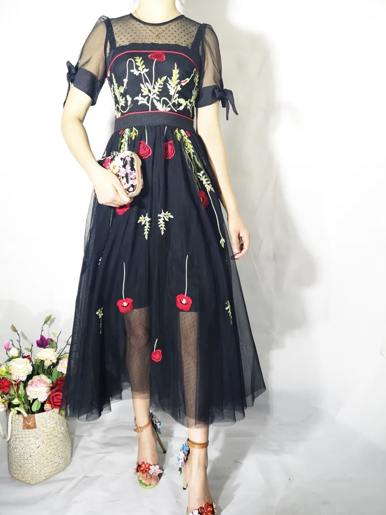 Женское модельное платье макси Qian Han Zi черное облегающее с коротким рукавом и