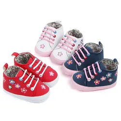 Новые для маленьких мальчиков для маленьких девочек Кроссовки Обувь На Шнуровке цветочный против скольжения Prewalker 0-18 м детские, для