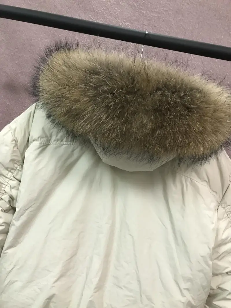 Новинка, корейский стиль женские пуховик женская зимняя куртка puffer parka ткань из натурального меха енота Красный Черный Крем негабаритных