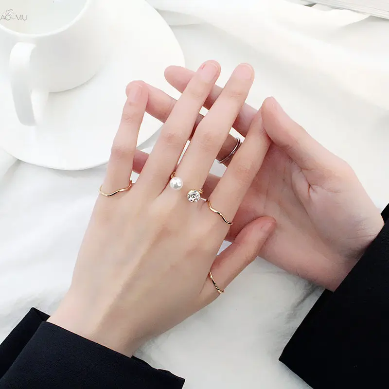 

AOMU 1SET Korea Simple Personality Ring For Women Crystal Imitation Pearl Ring Metal Gold Color Ring Party Jewelry