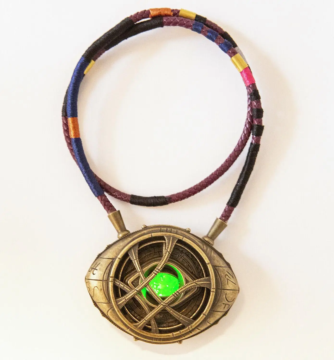 

Dr Doctor Strange Pendant Eye Of Agamotto Necklace 1:1 LED Of Avengers 4 Endgame Collection Cosplay halloween Christmas props