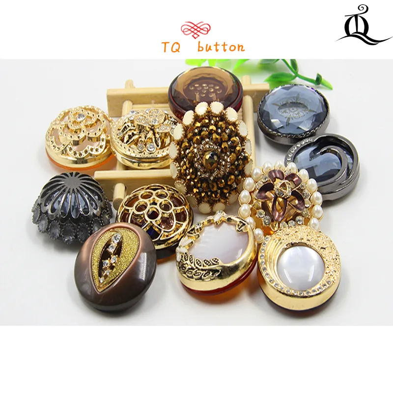 

1 pcs,mix size fashion metal acrylic Fur buttons, Mink coat buttons. Rhinestone buttons. big with a diamond buckle.accessory,t2
