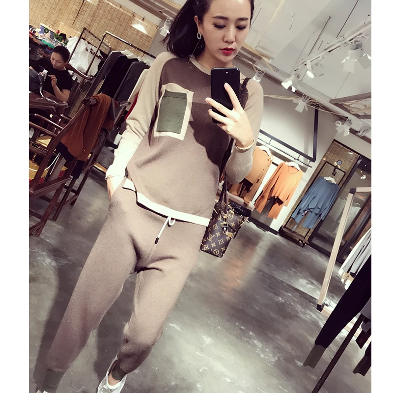 

2018 autumn and winter new wool knit suit color small pocket O-Neck sweater high elastic leisure small foot trousers two pieces