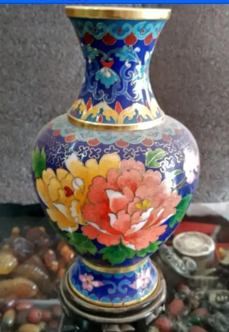 

20 cm * / collection full of phnom penh on the Chinese cloisonne vase /