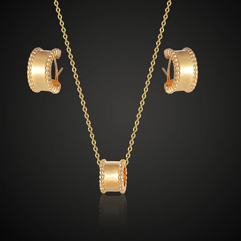 

Theresa jewelry brand jewelry copper 3A zircon micro pave setting necklace with earring vankleef letter set fashion jewelry