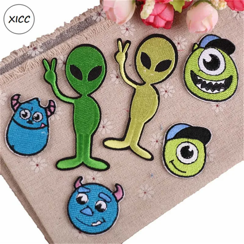 

XICC Cute Cartoon ET UFO Green Embroidery Iron On Patches On Clothes Big Eyes Aliens Extraterrestrial Friend Stickers Applique