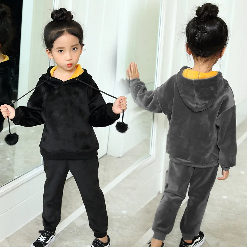 

Children Clothing 2018 Winter Thick Gold Velvet Girls Sports Suit Hoodies+Pants Girls Clothes Christmas Outfit 4 6 8 10 12 Years