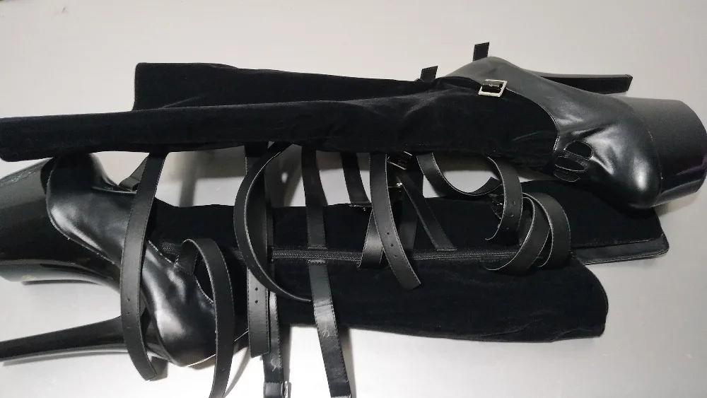 Пикантная Клубная обувь на высоком каблуке Женские мотоциклетные ботинки 17-15 см Обувь на высоком каблуке сапоги черного цвета