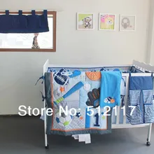 7 шт. вышитые База мяч спорт мальчик детская кроватка Постельное белье 5 предметов включает Стёганое Одеяло Бампер оснащен Простыни подгузник сумка Одеяло