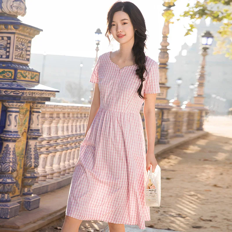 

INMAN 2018 summer new the button of the front of the waist to show slim cut short sleeved dress .