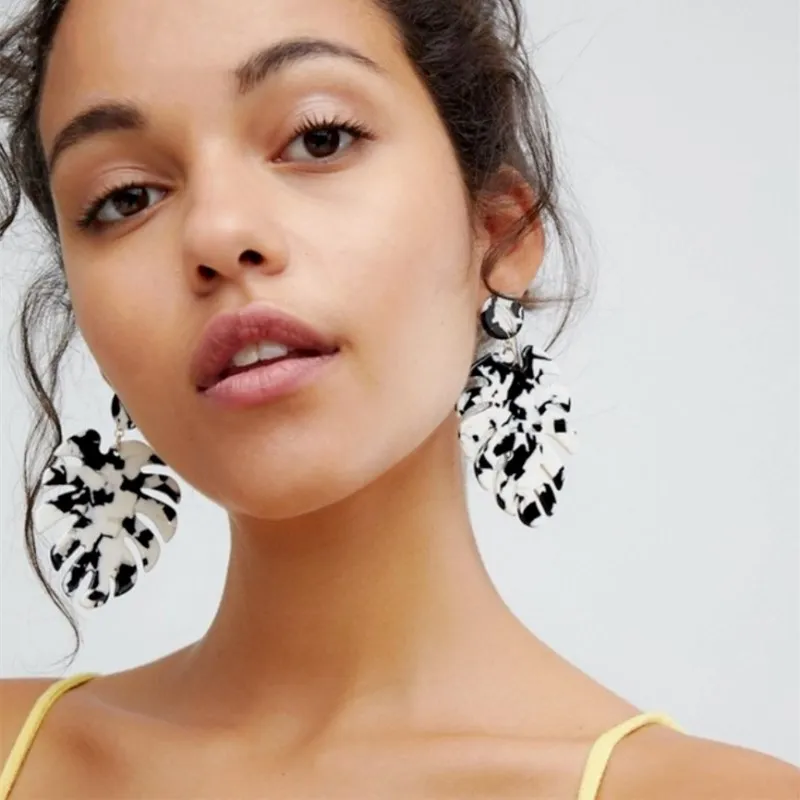 

EK429 Bohemian Monstera Leaf Dangle Earring for Women Acrylic Resin Statement Tropical Plant Jewelry Acetate Brincos Lover Gifts